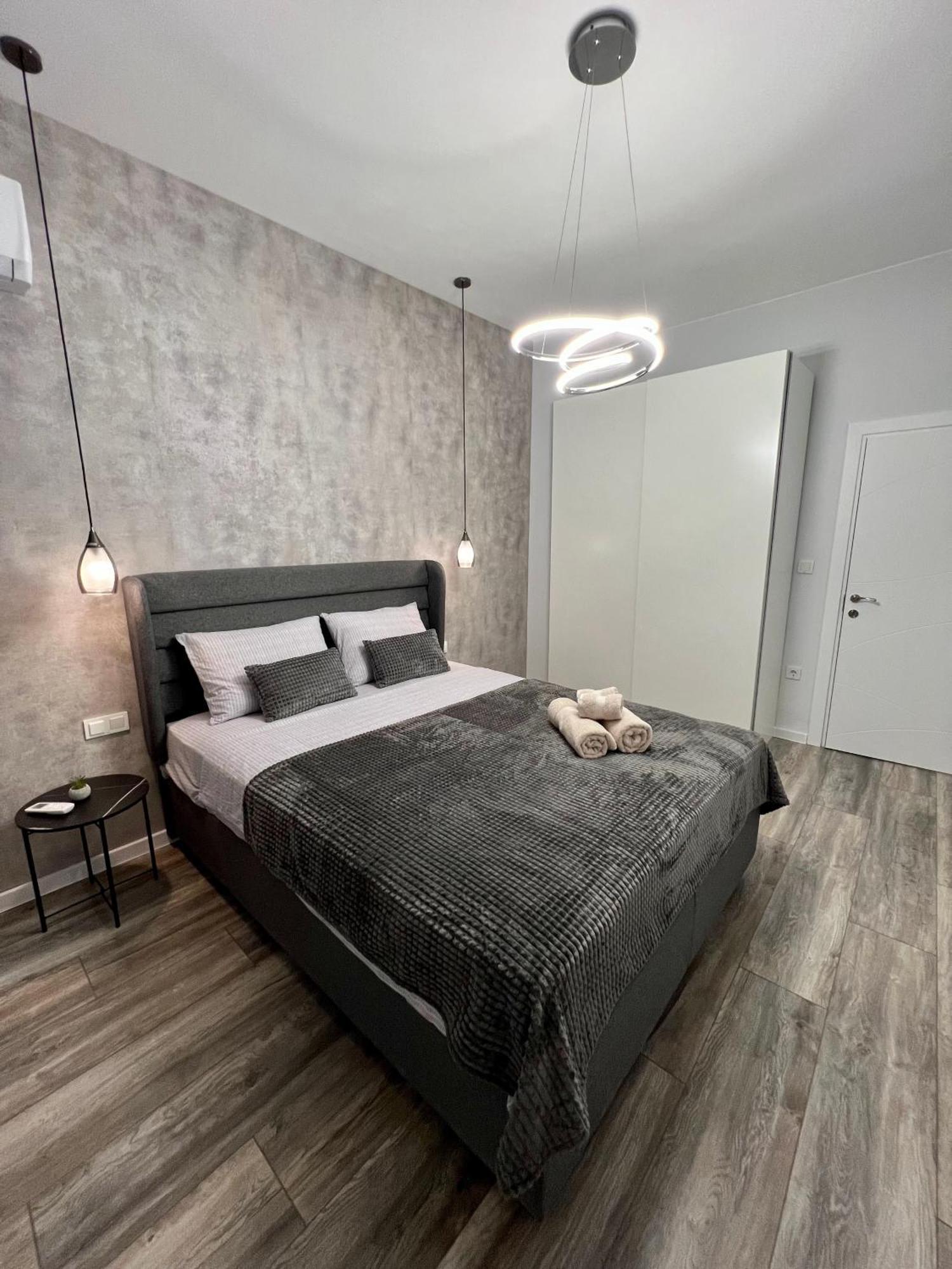 Vanquish Central Apartment Varna Exterior foto